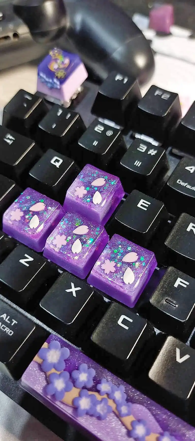 The resin keycap set, another angle